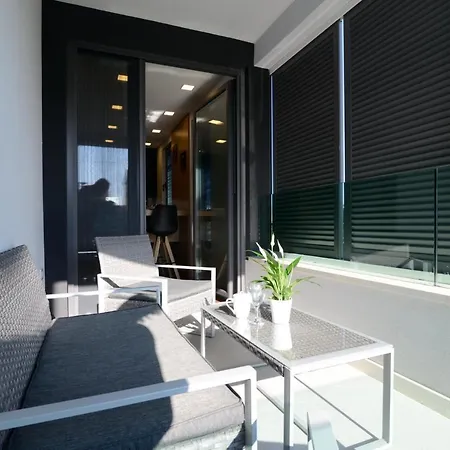 Novi Apartman Beti Blizu Plaze S Besplatnim Parkingom, Puntamika - Apartment *