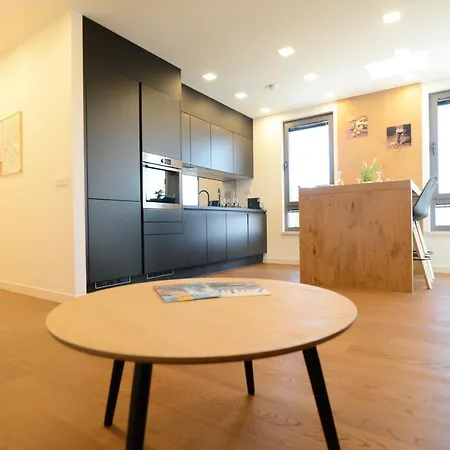 Novi Apartman Beti Blizu Plaze S Besplatnim Parkingom, Puntamika - Apartment *
