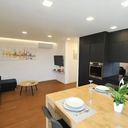 Apartment Novi Apartman Beti Blizu Plaze S Besplatnim Parkingom, Puntamika - *