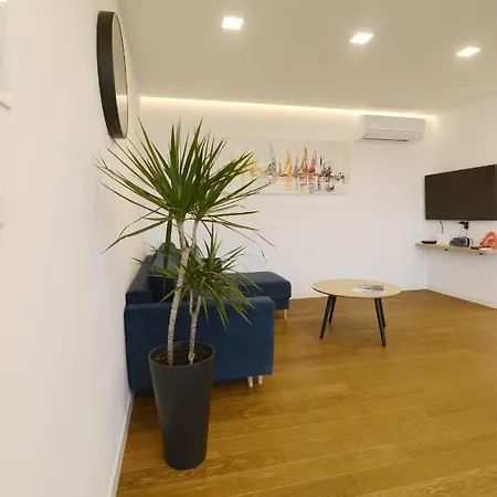 Apartment Novi Apartman Beti Blizu Plaze S Besplatnim Parkingom, Puntamika -
